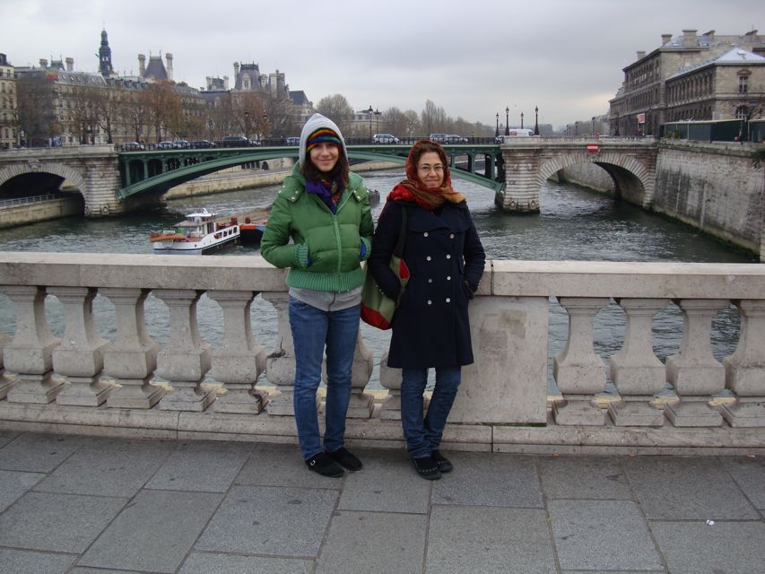 Amarandi and Andrea, Seine, Paris